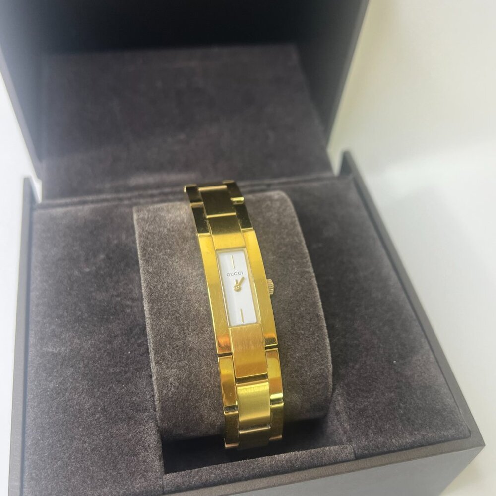 Gucci 4600L Series White Dial Stainless Steel Gold Tone Rectangle Women's Watch - Picture 4 of 6